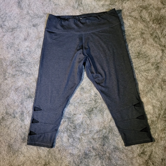 Energy Zone Cutout Leg Yoga Capri Pants - Picture 1 of 4